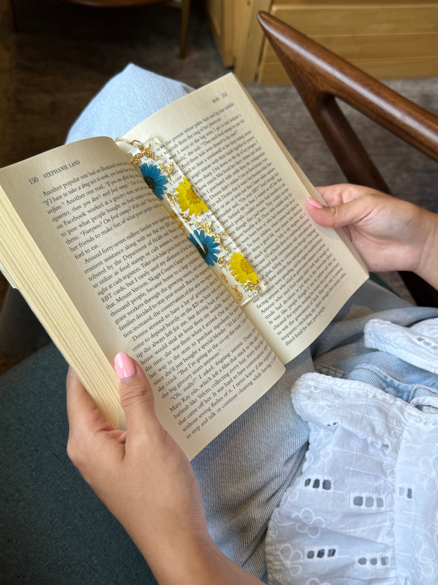 5.5" Floral Bookmark