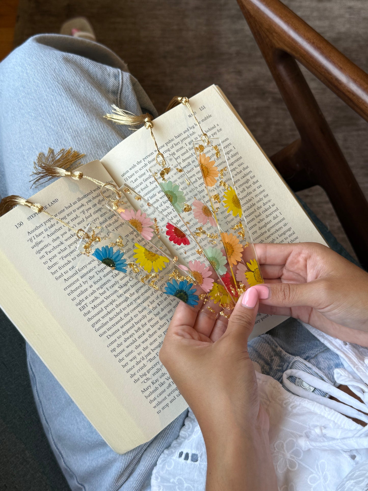 5.5" Floral Bookmark