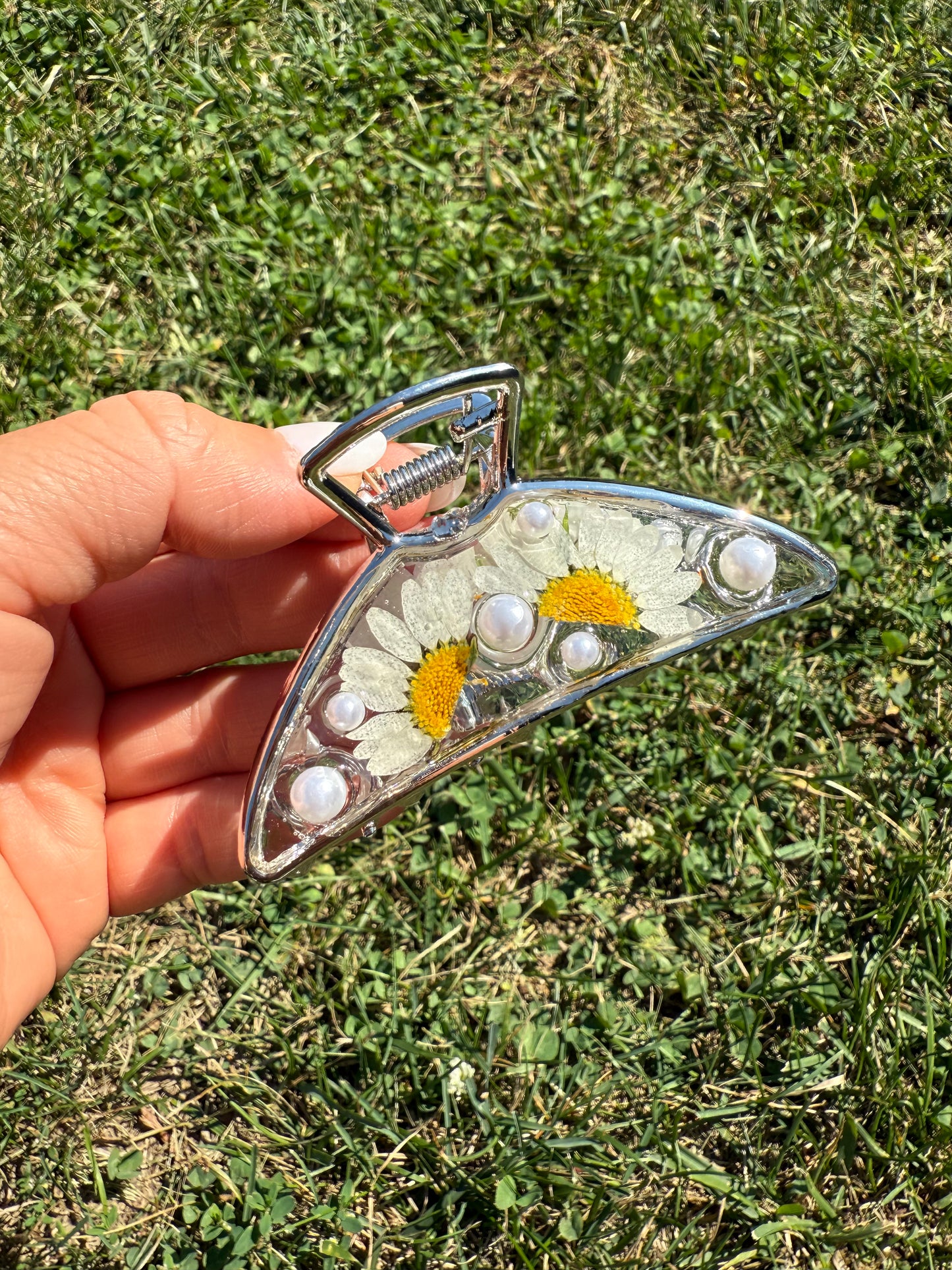 Floral Pearl Claw Clip in Silver
