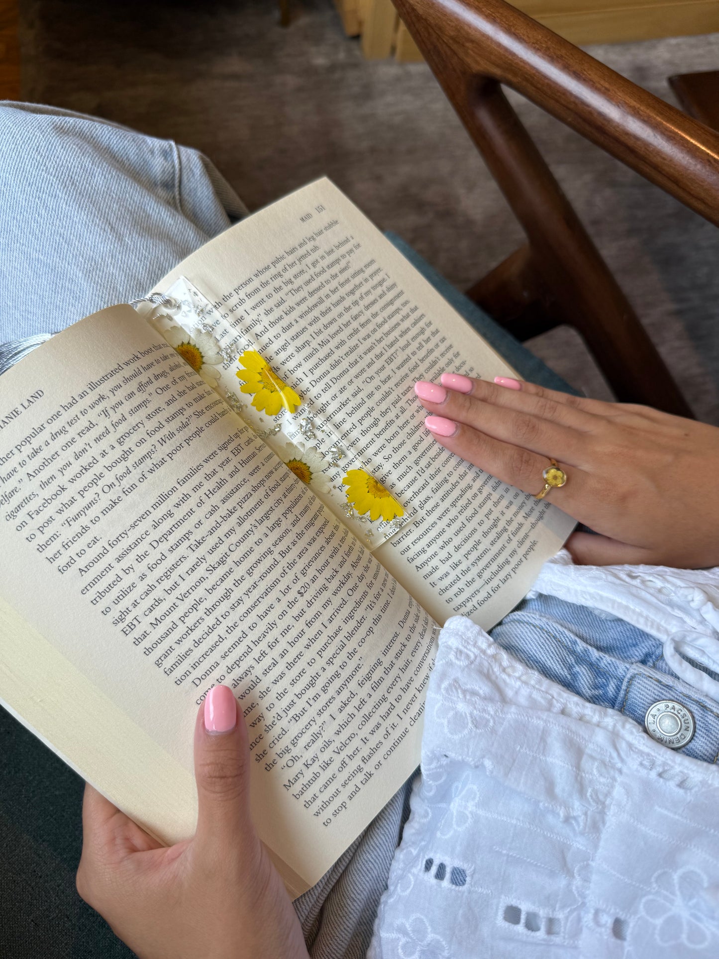 5.5" Floral Bookmark
